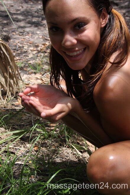 Outdoor Latina Porn Pic