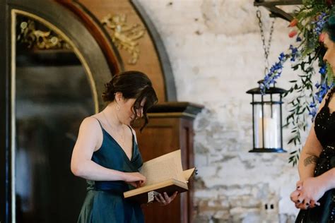 Adventure Awaits At This Lesbian Dungeons And Dragons Wedding Ithat