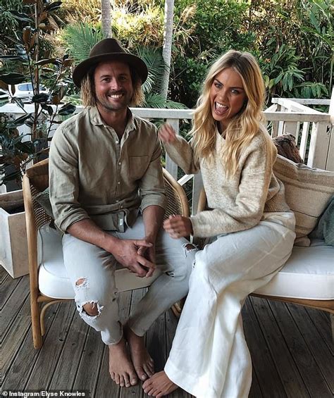 Elyse Knowles Flaunts Her Flawless Figure In A Skimpy Bikini Daily Mail Online