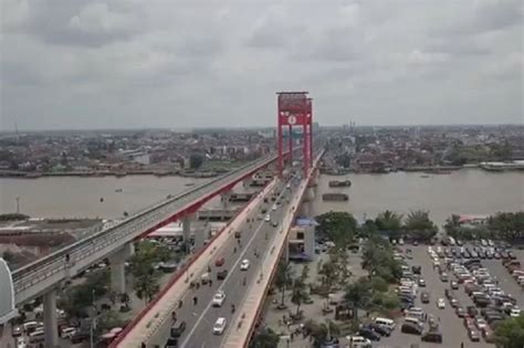 Perayaan Tahun Baru Jembatan Ampera Palembang Ditutup Jam