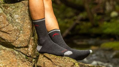 Liner socks for hiking: what are they for and why do you need them? | Advnture