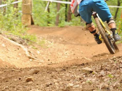 Introduction to Downhill Racing Part 3 - Practice - Mountain Biking 101 - History & Beginner Tips