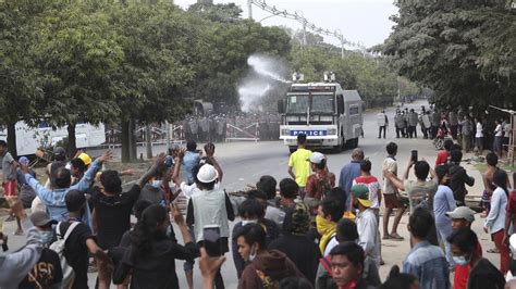 Myanmar police open fire on protesters in Mandalay leaving at least two dead, say reports - CNN