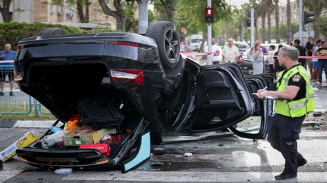 Police Chase Sex Offender Steals Homeland Security Car And Crashes Youtube