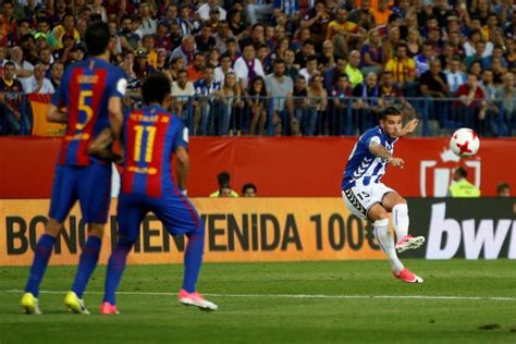 Vid O Le Magnifique Coup Franc De Theo Hernandez Face Au Bar A En