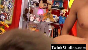 Gay XXX Patrick Gets Very Kinky At The Glance Of Someone Gargling A XVIDEOS