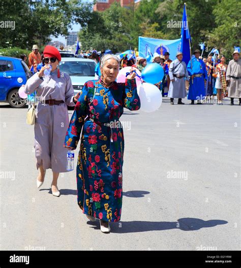 People In Traditional Costumes Independence Day Manifestation Ulan