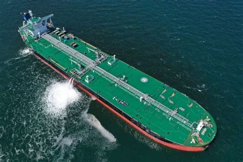 全球首艘30 8万吨超大型智能原油船 VLCC 成功交付 能源界