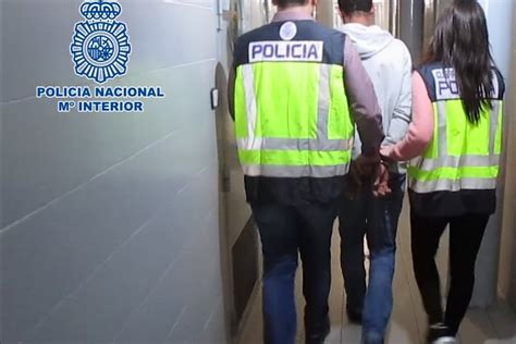 Detenido En Madrid Por Agredir Raptar Y Retener A Su Expareja Durante