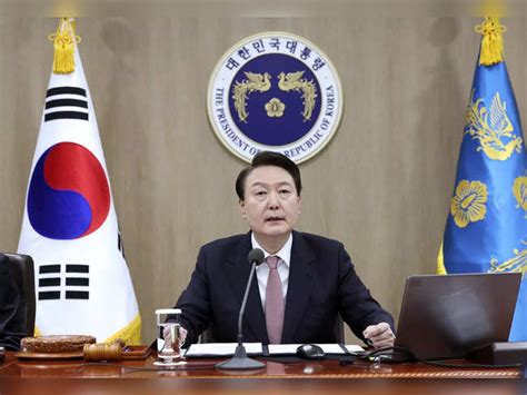 Yoon Suk Yeol Chip Meeting South Korean President Yoon Suk Yeol Calls