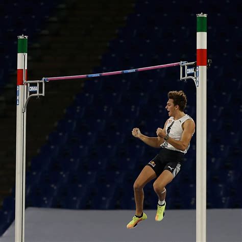 Pole Vault World Record | HelixQuery