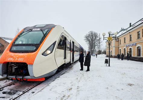 Trenurile Nu Se Opresc Dup Doi Ani De R Zboi Calea Ferat Un Simbol