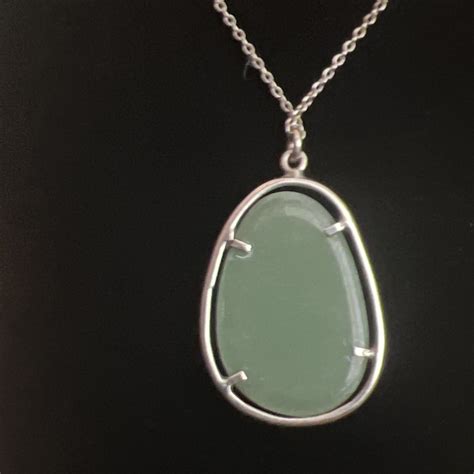 925 Sterling Silver 20” Chain Necklace And Large Gree Gem