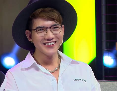 Hot boy mắt hí lập kỳ tích khi được 4 chàng trai tranh giành tạo nên happy ending đầu tiên