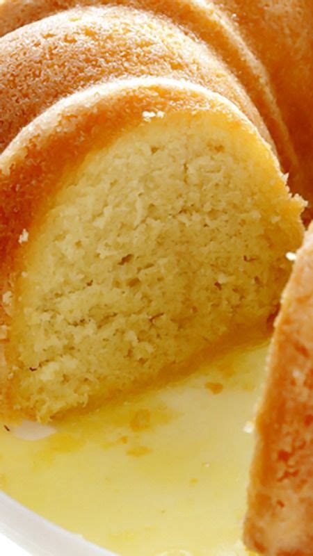 yellow bundt cake