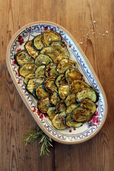 Familie Chaiselongue Bakterien Zucchini Antipasti Aus Dem Ofen