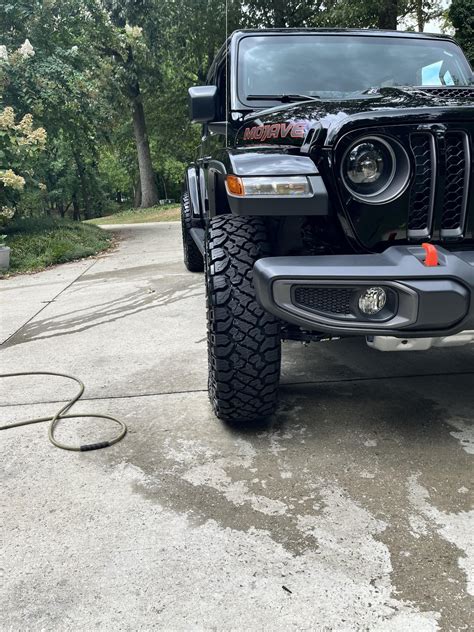 New Tire Day Kenda Klever RT 35x10.5x17, no lift! : r/JeepGladiator