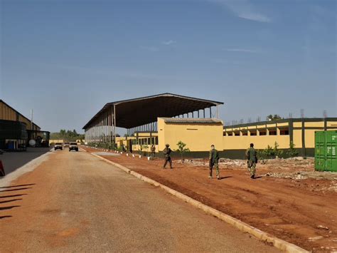 Bobo-Dioulasso : Le président du Faso inaugure l’usine Burkina Cajou SA ...
