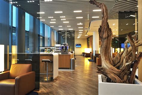 Review Lufthansa Senator Lounge Frankfurt A