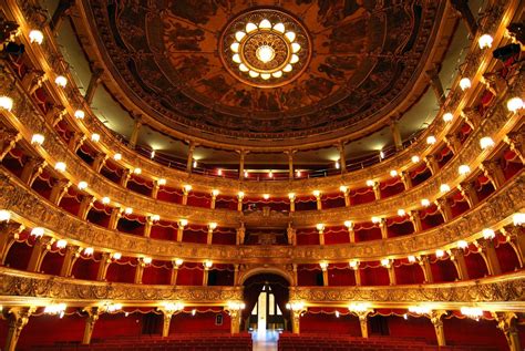 La Ragazza Sul Divano Di Jon Fosse In Prima Nazionale Al Teatro