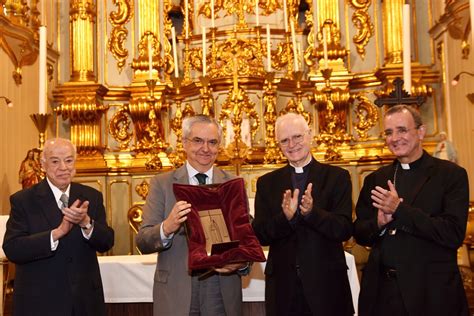 Juristas católicos conferem Prêmio Santo Ivo a Ignácio Maria Poveda