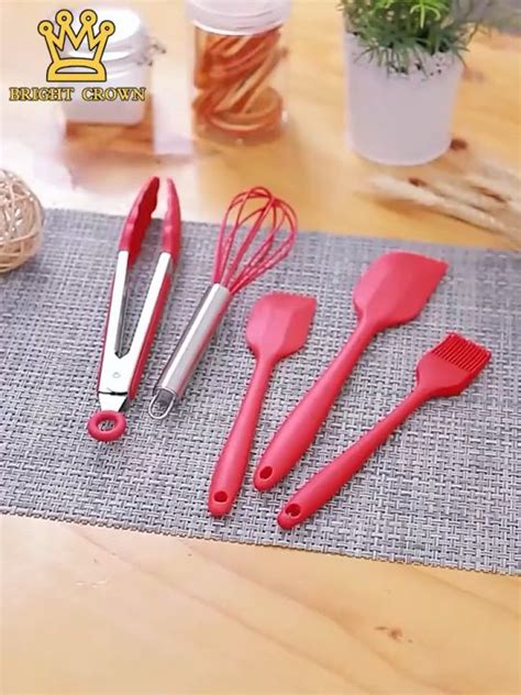 Kitchen Set In Spatula Masker Alat Dapur Spatula Silikon Tahan