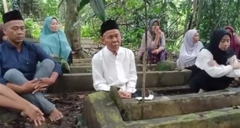 Mengenal Asal Usul Tradisi Ziarah Kubur Hingga Menjadi Tradisi