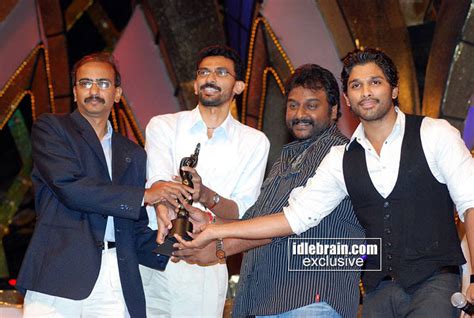 A Fan Site of Bunny: Allu arjun at award shows....