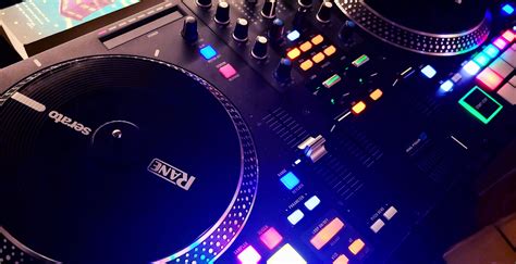 Rane One First Look Review The Rane Feeling In A All In One Dj