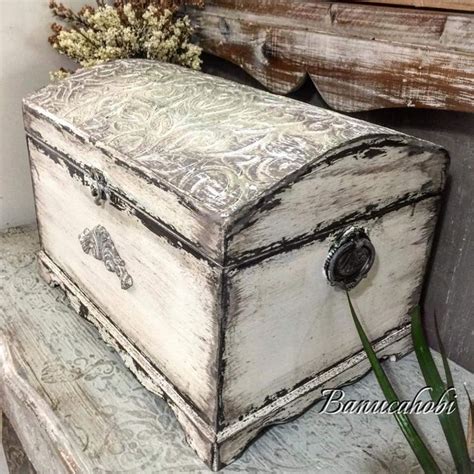 Pin By Nuriye Tasarim On Bavul Sandik Painting Furniture Diy