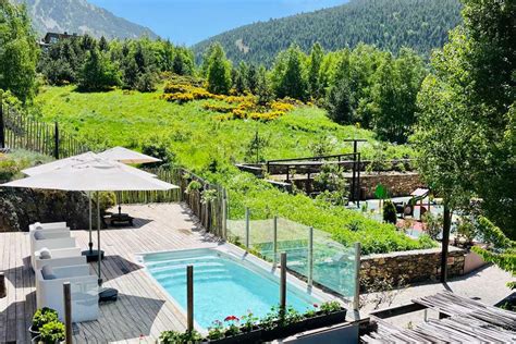 Hostal En Andorra Con Piscina De Agua Caliente Abierta Todo El A O