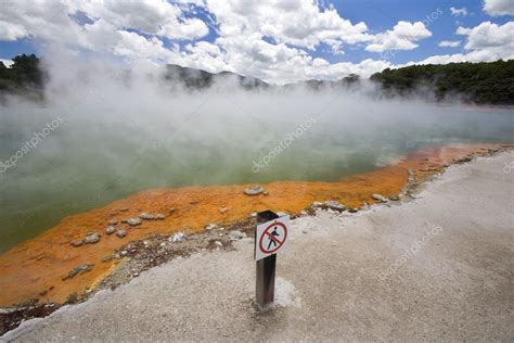 Champagne Pool, Wai-O-Tapu Thermal Wonderland, New Zealand Stock Photo by ©DesignPicsInc 31789123