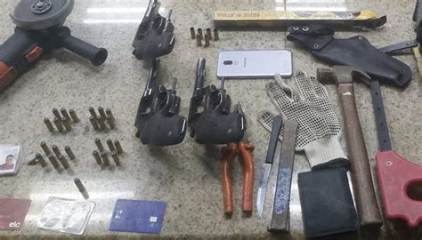 Bandidos Roubam Armas De Ag Ncia Banc Ria E Se Escondem Em Academia