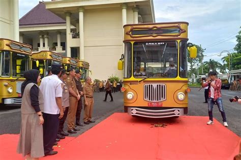 Foto Pemkab Tuban Luncurkan Bus Sekolah Gratis Yang Ramah Disabilitas