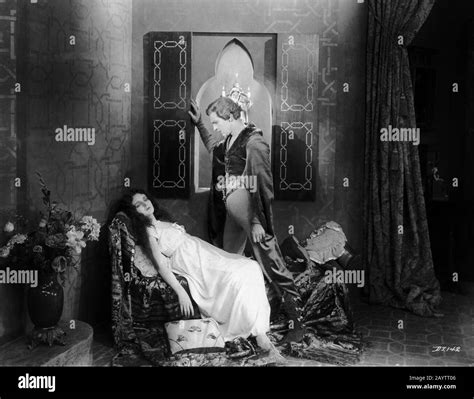 John Barrymore Don Juan Hi Res Stock Photography And Images Alamy