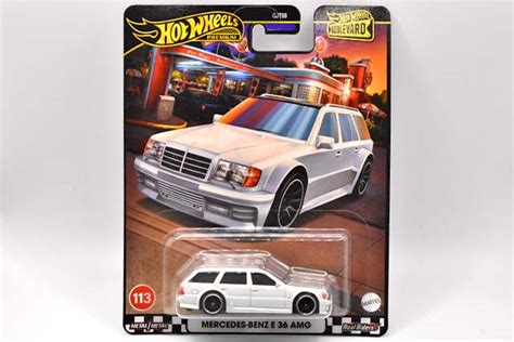 Mercedes Benz E36 AMGの新旧キャスト比較レビュー Hot Wheels 情報まとめ ホットウィール にわかマニア