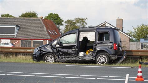 Twee Gewonden Bij Botsing Tussen Drie Autos Op N