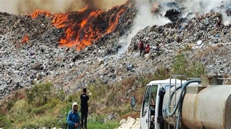 TPA Suwung Denpasar Bali Kebakaran Asap Membubung Tinggi