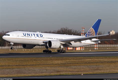 N78013 Boeing 777 224 ER United Airlines Marcel Schmidt JetPhotos