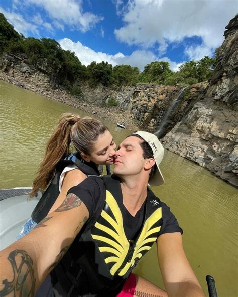 Luan Santana Posta Fotos A Nova Namorada Izabela Cunha