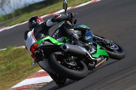 Moto Clube Carcarás Do Ingá Paraíba Brasil Teste Kawasaki Z300 No Brasil