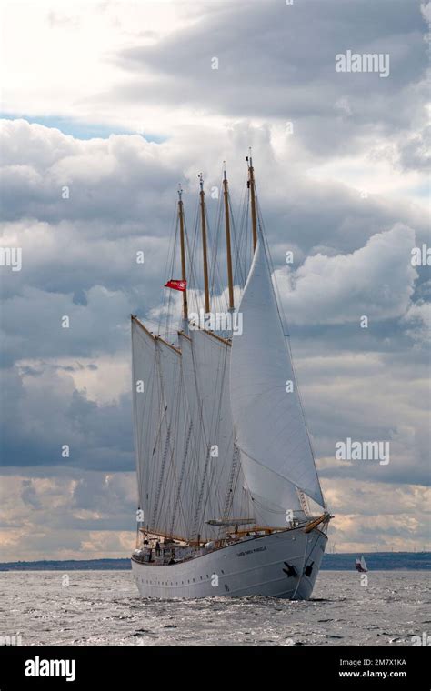 Portuguese Schooner Santa Maria Manuela Hartlepool Race Start