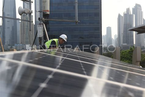 Target Bauran Energi Baru Terbarukan Antara Foto