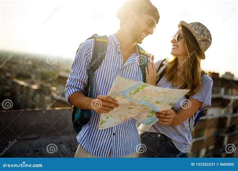 Pares Felices En Ciudad De Visita Tur Stico De Excursi N De Las