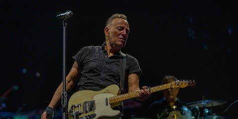 Bruce Springsteen Opens First Post Election Concert With A Fighting