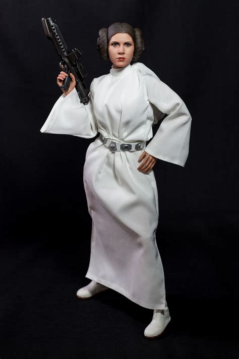 Doons Dungeon Hot Toys Star Wars Princess Leia Figure Review