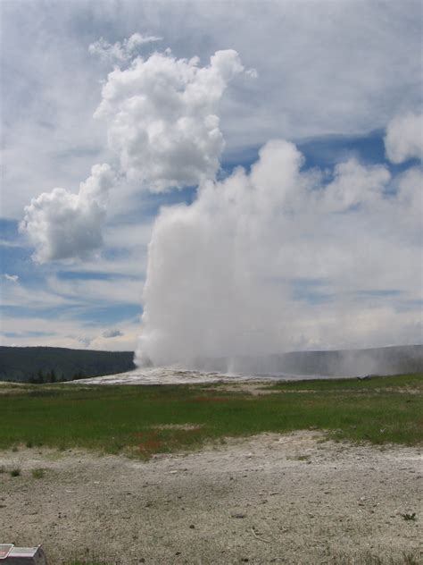 Old Faithful - Yellowstone National Park Photo (32580415) - Fanpop