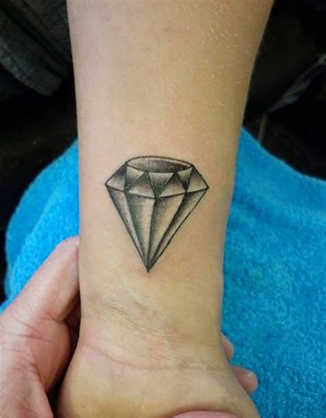 56 Fantastic Wrist Diamond Tattoos