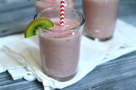 Kiwi Strawberry Smoothie - Recipe Girl