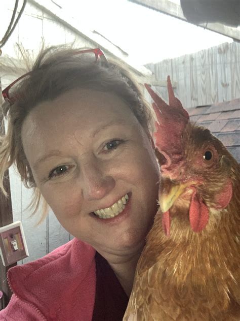 Signs That You May Be A Crazy Chicken Lady Simple Life With Chickens